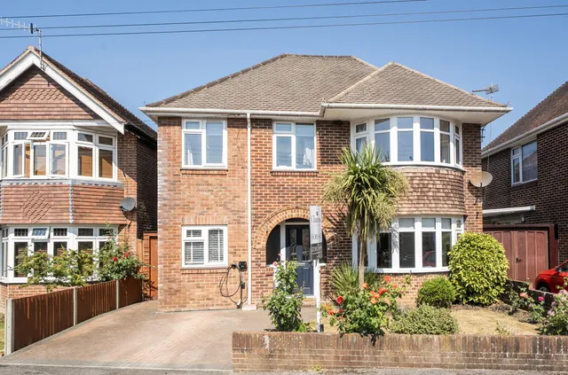 Wilton Crescent, Upper Shirley, SO15, photo 1