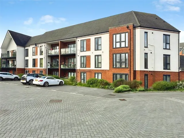 Beechey Place, Wokingham, RG40, photo 1