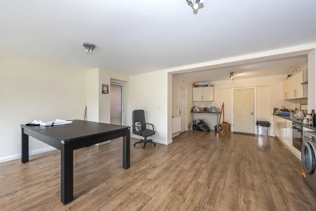 Grove Road, Hounslow, TW3, photo 2