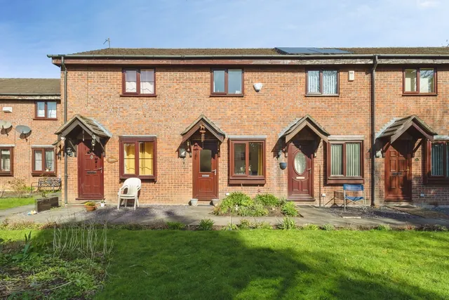 Cottage Gardens, Bredbury, Stockport, Greater Manchester, SK6, photo 1