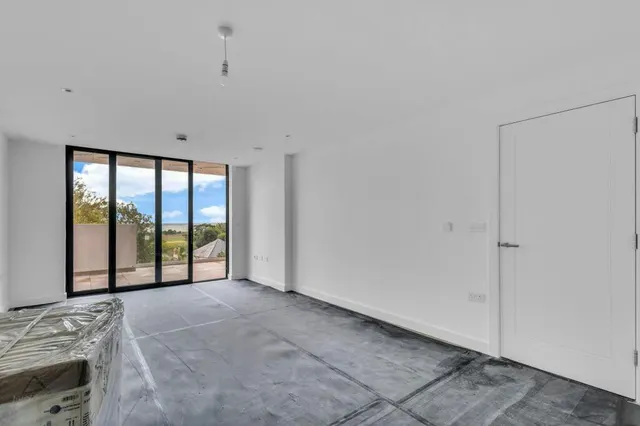 Photo 3 — Seabrook Road, Hythe, CT21