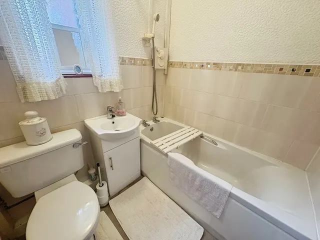 Moor Drive, Birleywood, WN8, photo 3