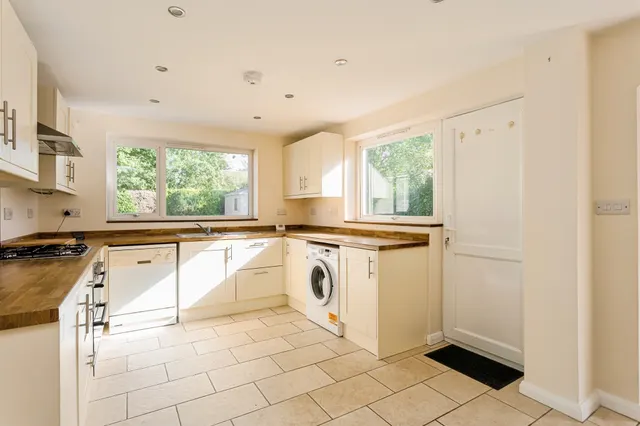 Janes Lane, Burgess Hill, RH15, photo 3