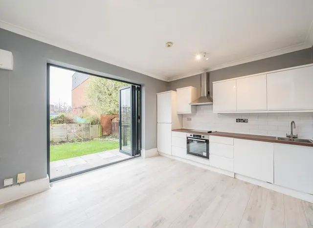 Photo 3 — Kingston Road, Kingston Upon Thames, KT1