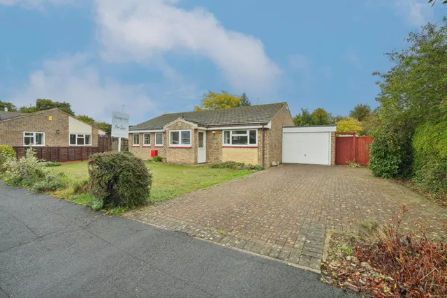 Goldsmith Close, Bicester, OX26, photo 1