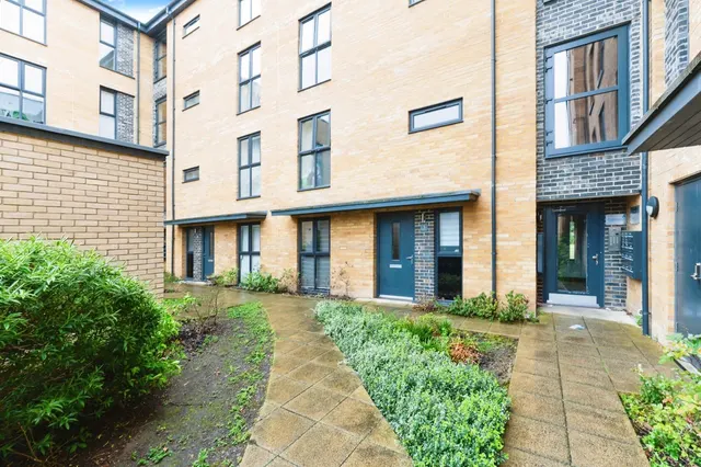 Tala Close, Surbiton, KT6, photo 1