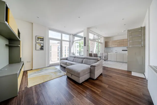 Palmerston Road, Acton, W3, photo 1