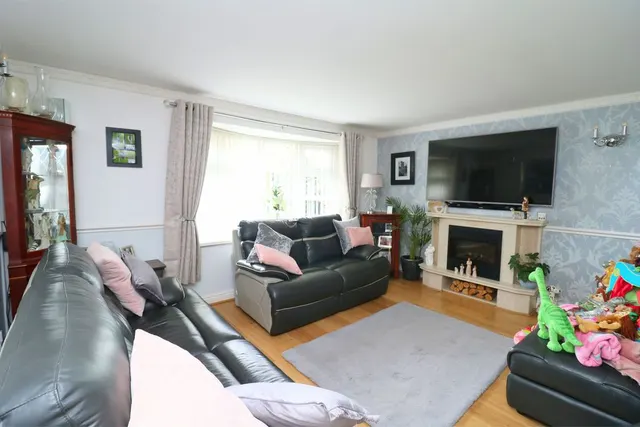Burghley Drive, West Bromwich, B71, photo 2