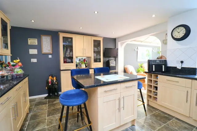 Burghley Drive, West Bromwich, B71, photo 3