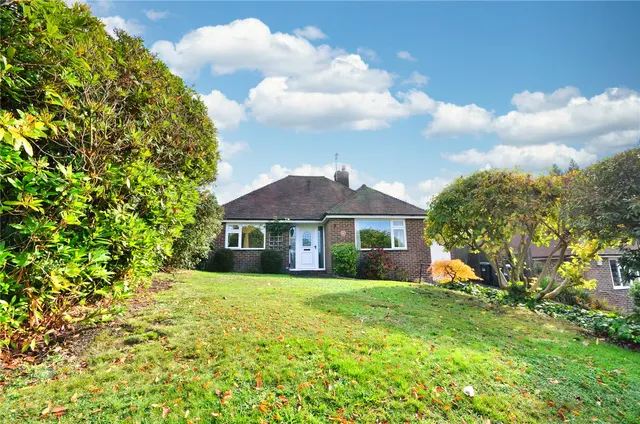 Musgrave Avenue, East Grinstead, RH19, photo 1