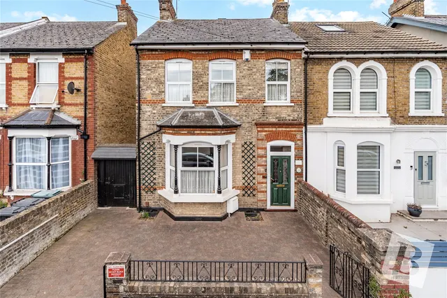 Whitehill Road, Gravesend, Kent, DA12, photo 1