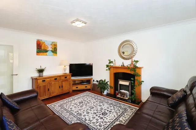 Photo 2 — Lapwing Close, Bradley Stoke, Bristol, Gloucestershire, BS32