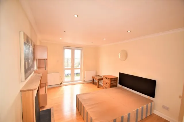 Hadyn Park Road, W12, photo 2