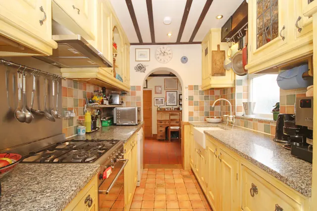 Bennetts Avenue, Greenford, UB6, photo 2