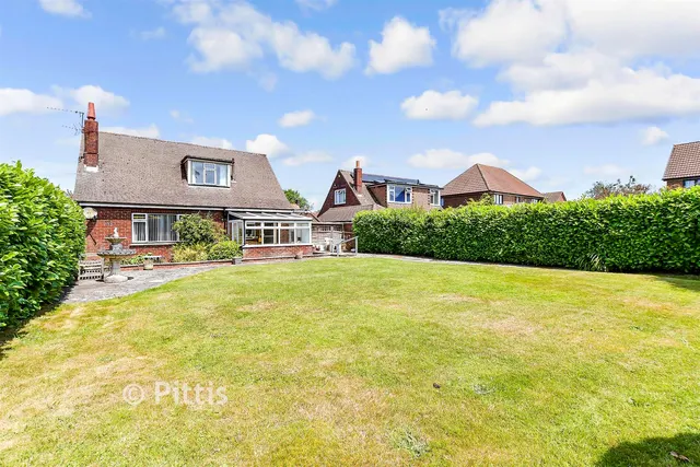 Ratcliffe Avenue, Ryde, PO33, photo 2
