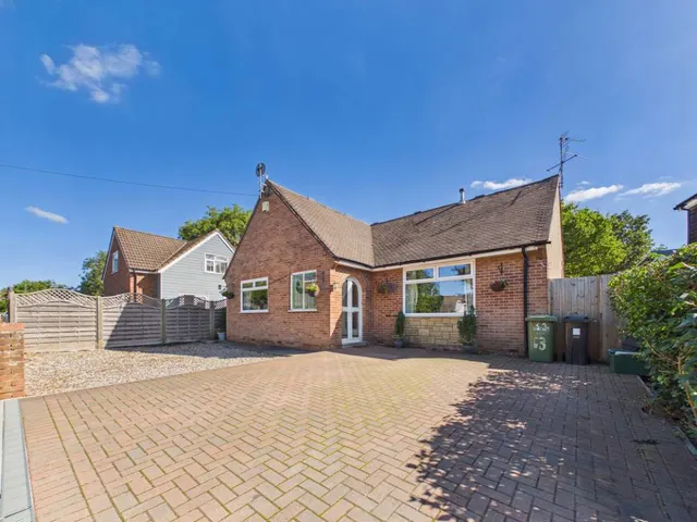 Badminton Road, Downend, BS16, photo 1