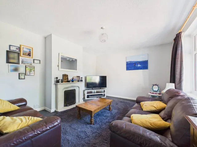 Badminton Road, Downend, BS16, photo 2