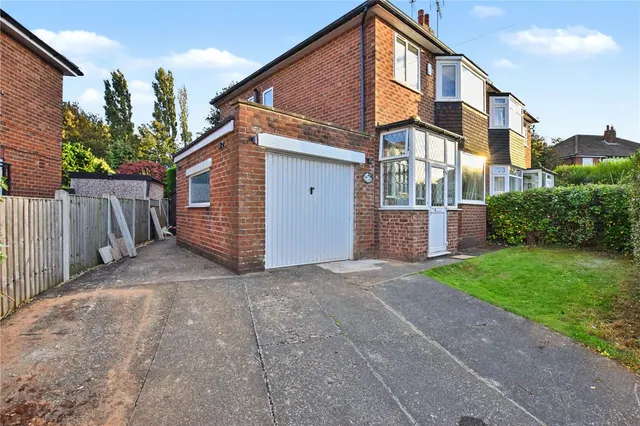 Manston Avenue, Leeds, LS15, photo 1