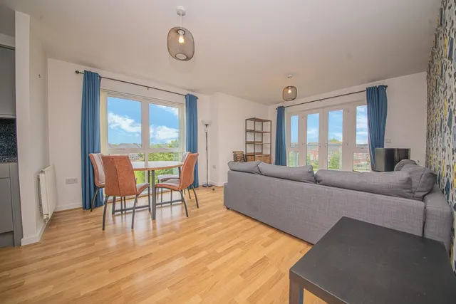 Photo 2 — Somers Way, Eastleigh, SO50 5TQ
