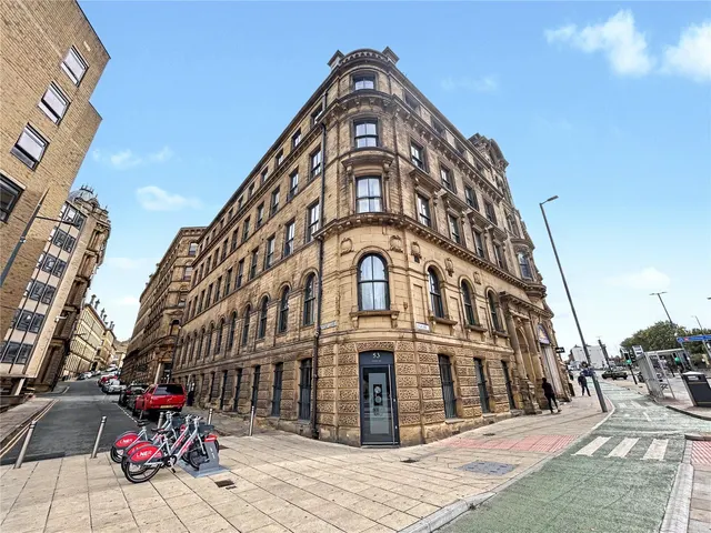 Leeds Road, Bradford, BD1, photo 1