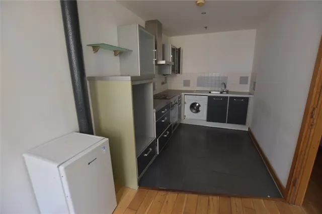 Leeds Road, Bradford, BD1, photo 2
