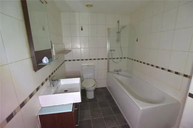 Leeds Road, Bradford, BD1, photo 3