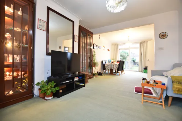 Photo 3 — Hartsmead Road, Eltham, SE9 3LU