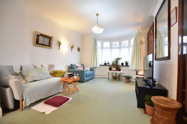 Photo 2 — Hartsmead Road, Eltham, SE9 3LU