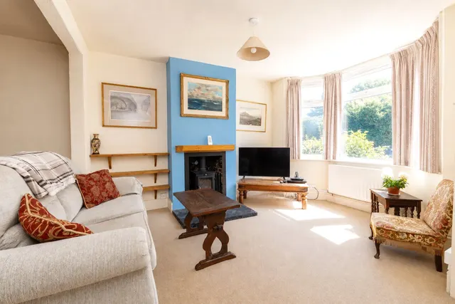 Beacon Hill Road, Hindhead, GU26, photo 2