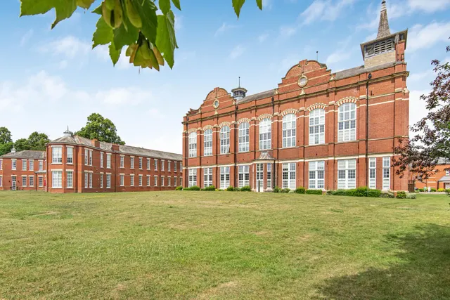 Beningfield Drive, London Colney, AL2, photo 1