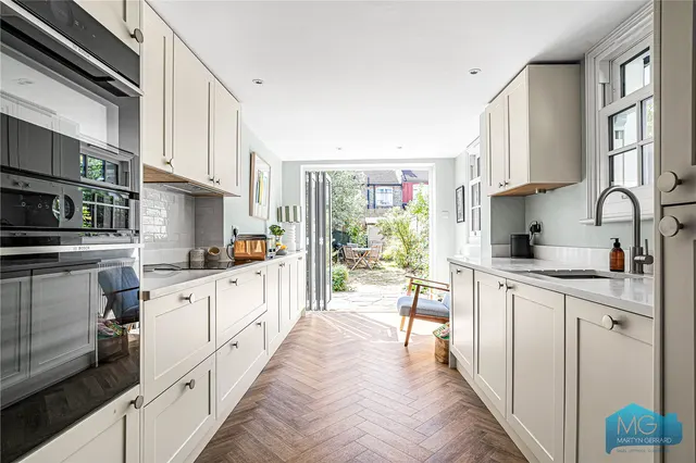 Evesham Road, London, N11, photo 3