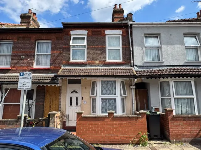 Beech Road, Luton LU1 1DW, photo 1
