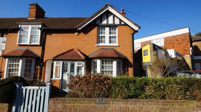 Kings Green, Loughton, photo 1