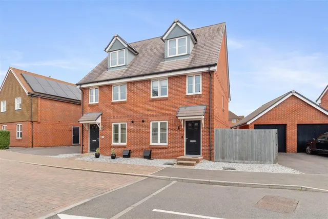 Bellflower Drive, Worthing, photo 1