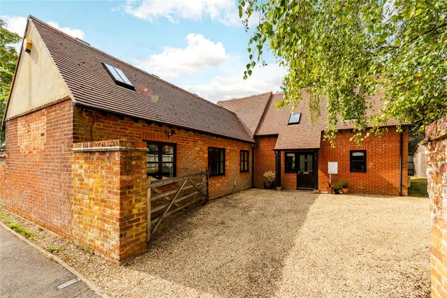 Lowndes Way, Winslow, MK18, photo 1