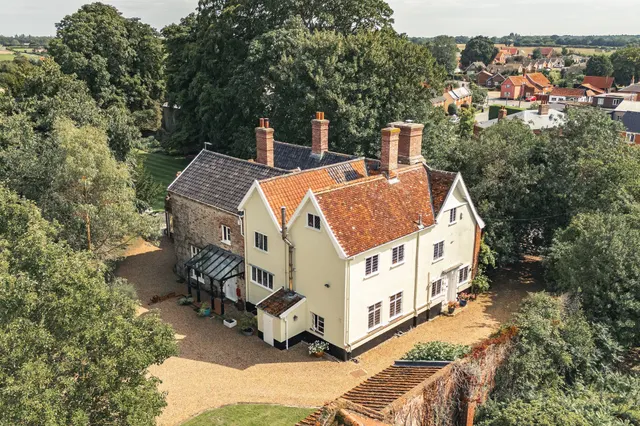 An Elegant and Richly Historic Home i, photo 1