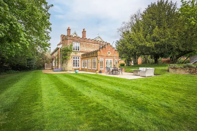An Elegant and Richly Historic Home i, photo 3