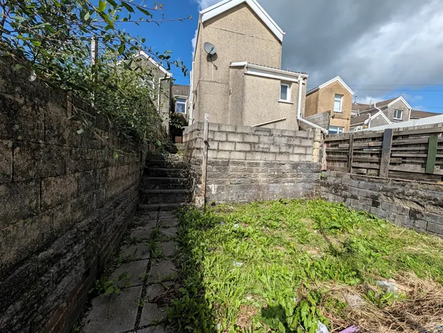 Victoria Street, Maesteg, CF34, photo 1