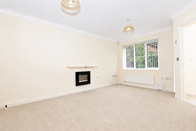 Florence Way, Knaphill, GU21, photo 3
