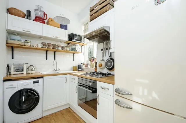 Riggindale Road, SW16, photo 2