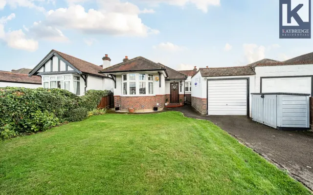 Tealing Drive, Epsom, KT19, photo 1