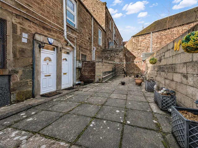 High Street, Lochee, photo 1