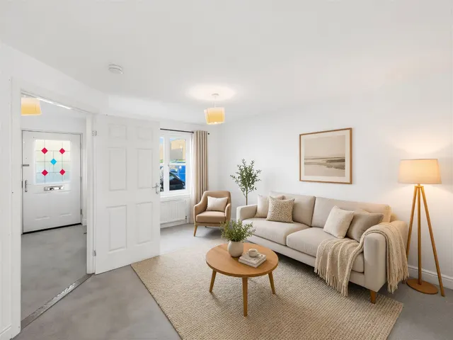 Broomhouse Crescent, Broomhouse, EH11, photo 2