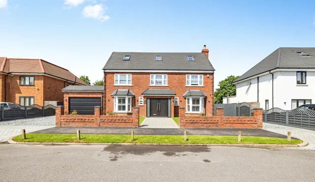 Mostyn Road, Bushey, photo 1