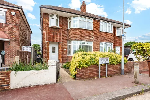 Kitchener Road, Dagenham, RM10, photo 1