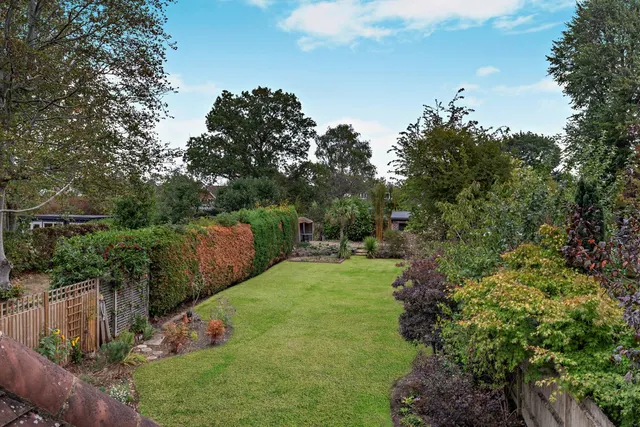 Shortheath Crest, Farnham, GU9, photo 3