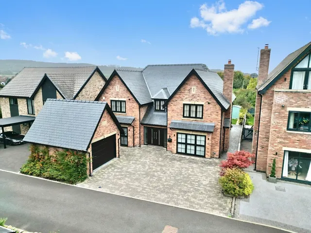 Anchor Close, Whitmore, ST5, photo 1