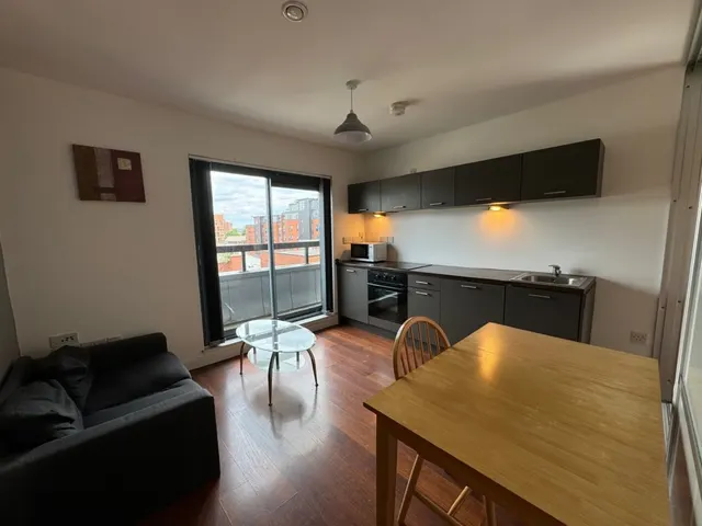 Upper Allen Street, S3, photo 2