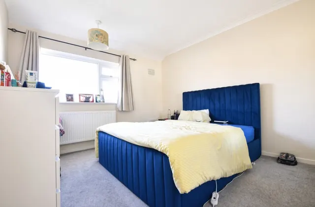 Clyde Road, Staines-upon-Thames, photo 1