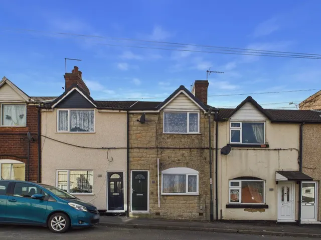 Hunloke Road, Holmewood, Chesterfield, photo 1